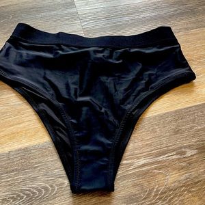 Cupshe brand new bikini bottoms tag on XL